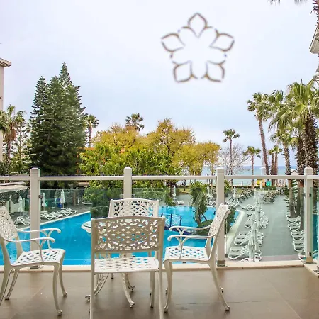 Resort Star Side
