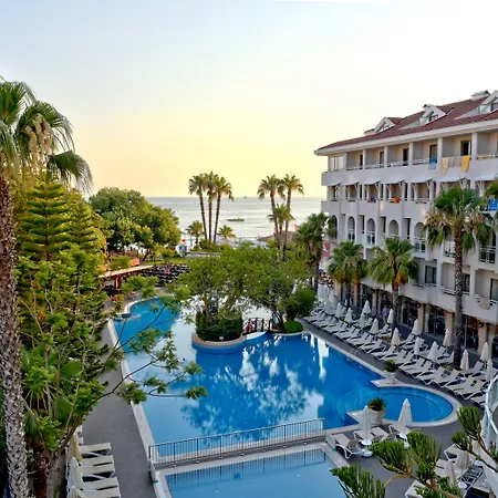 Star Semesteranläggning (resort) Side